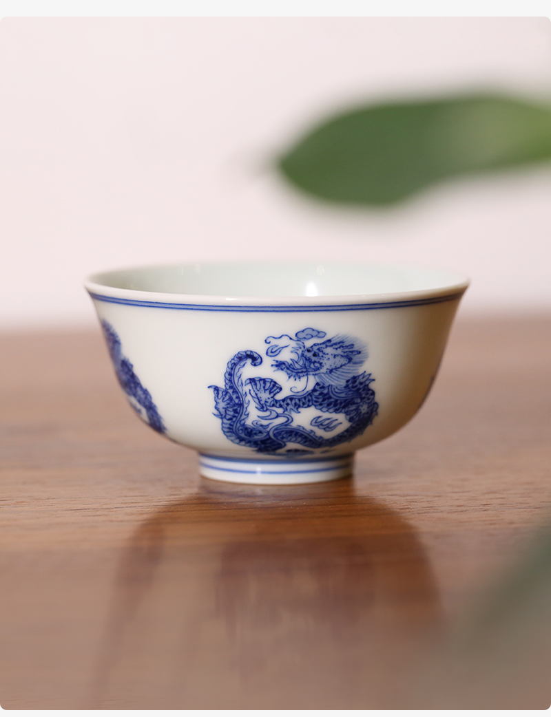 详情青花五龙杯_02