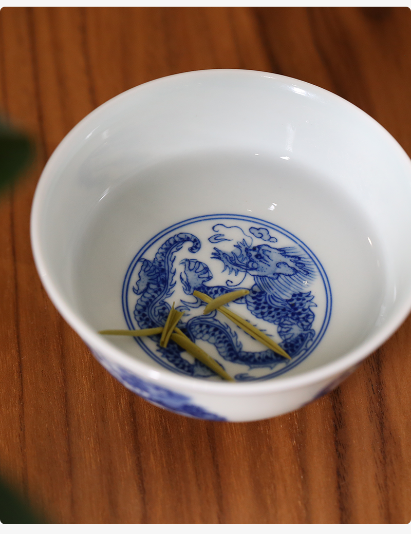详情青花五龙杯_05
