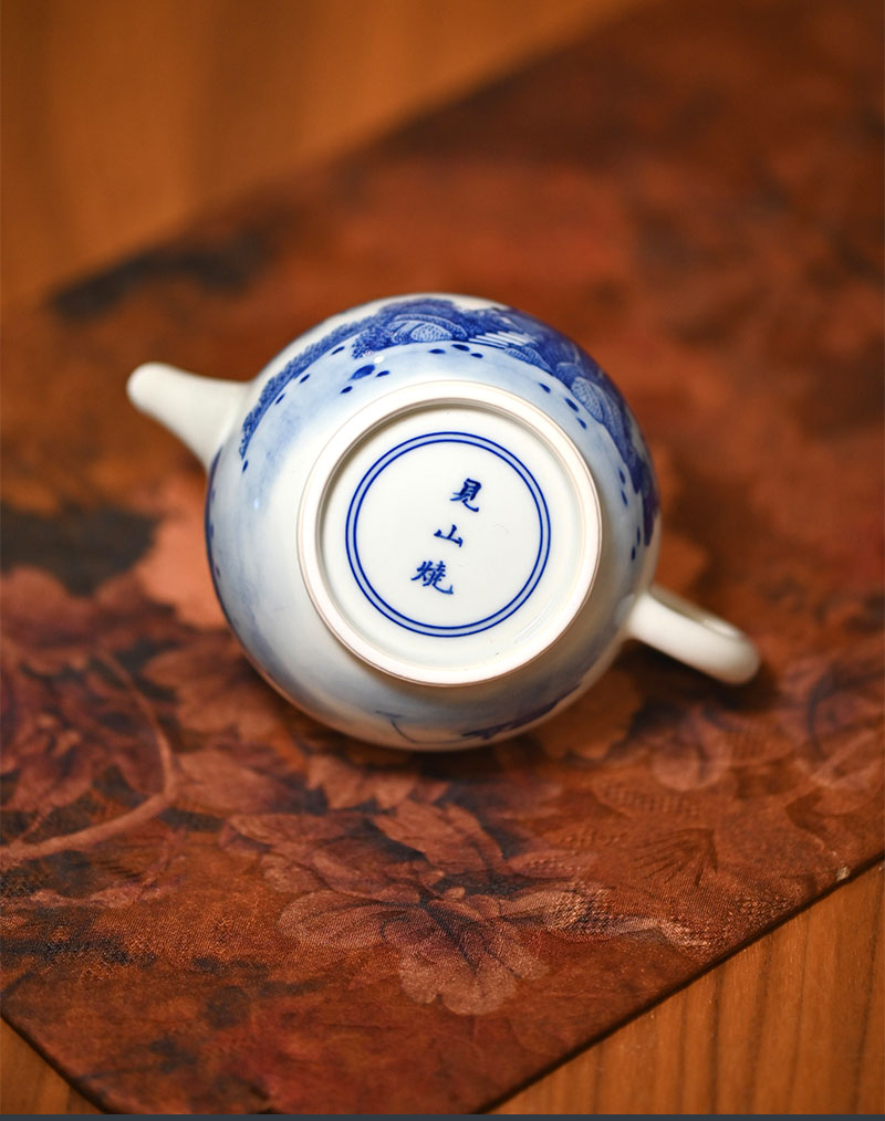 详情青花山水壶_07