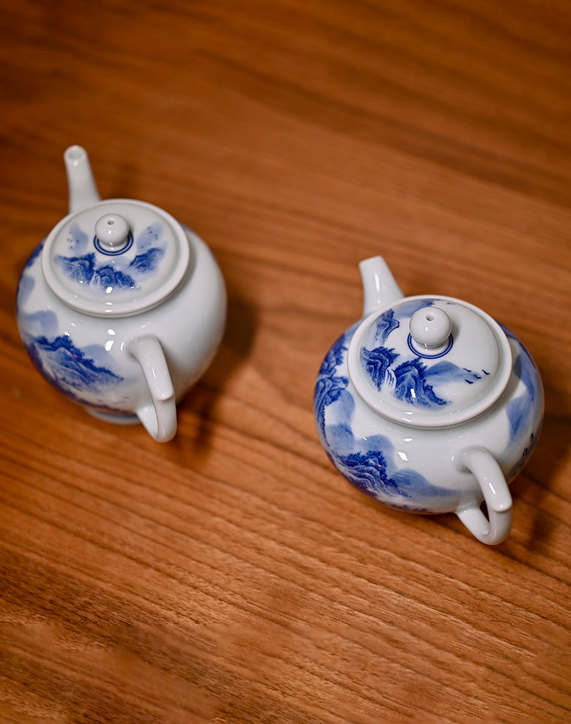 详情青花山水壶_07